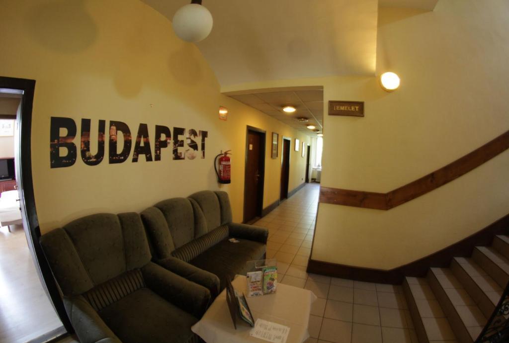 Hotel Omnibusz Budapest Exterior photo
